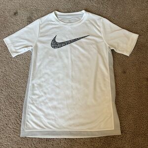 Nike White Short Sleeve Athletic Tee Boys Size Large
